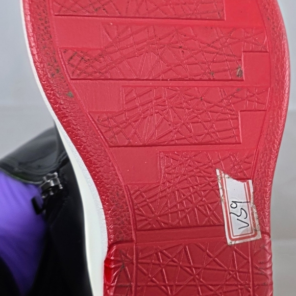 Black Lace-Up Knee-High Boots - Picture 4 of 12